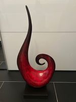 Design Skulptur Rubin-Flamme/Moderne Dekofigur in RotSchwarz