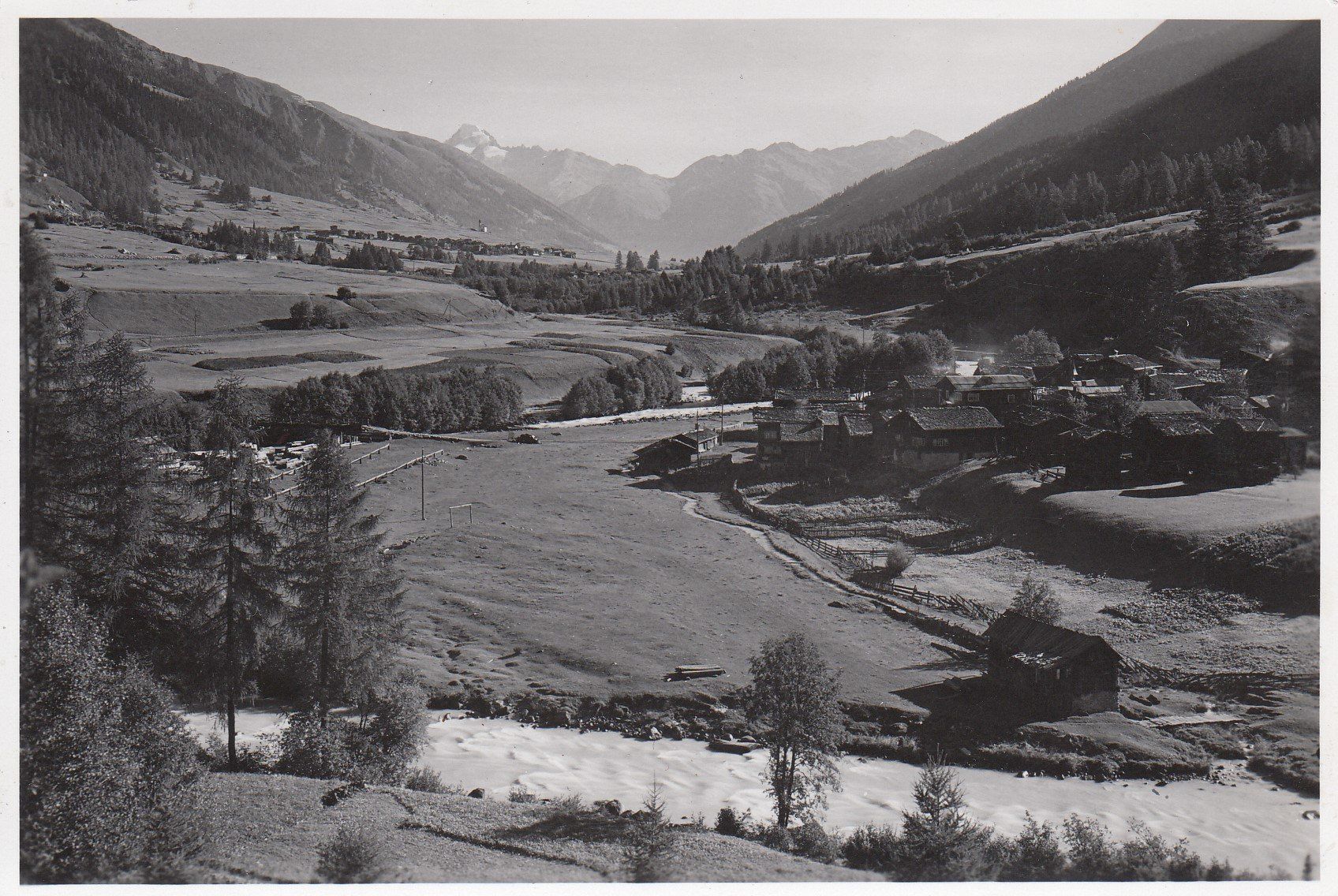 Cartoline postali: Blitzingen   VS  im Goms  (Gommerlandschaft) – Usato da Brig venduto da Valcards54