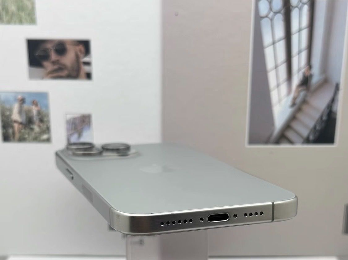 Apple Telefoni cellulari / Smartphones: iPhone 15 pro max 1 TB – Nuovo (secondo la descrizione) da Yverdon-les-Bains venduto da con_5qmg 4