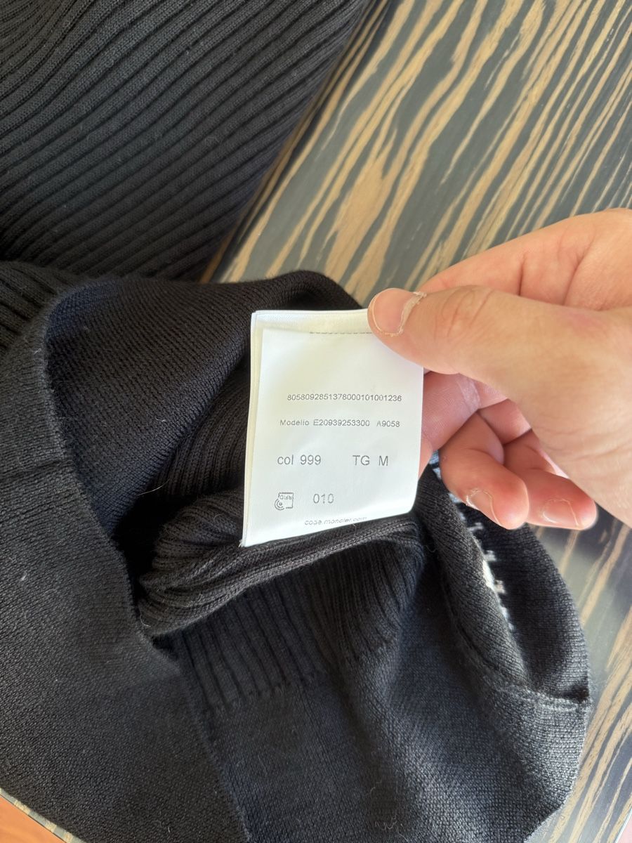Moncler Maglioni & Felpe: Pull col roulé noir Moncler taille - M – Nuovo (secondo la descrizione) da Genève venduto da iry_67wr 9