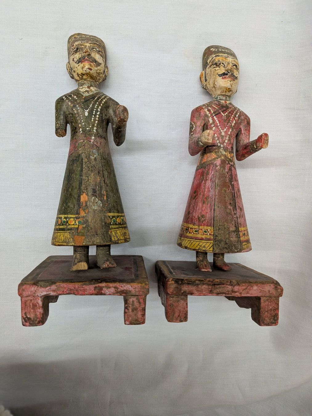 Sculture & Statue: 2 indische Holzfiguren – Usato da Emmen venduto da Brockofsky 1