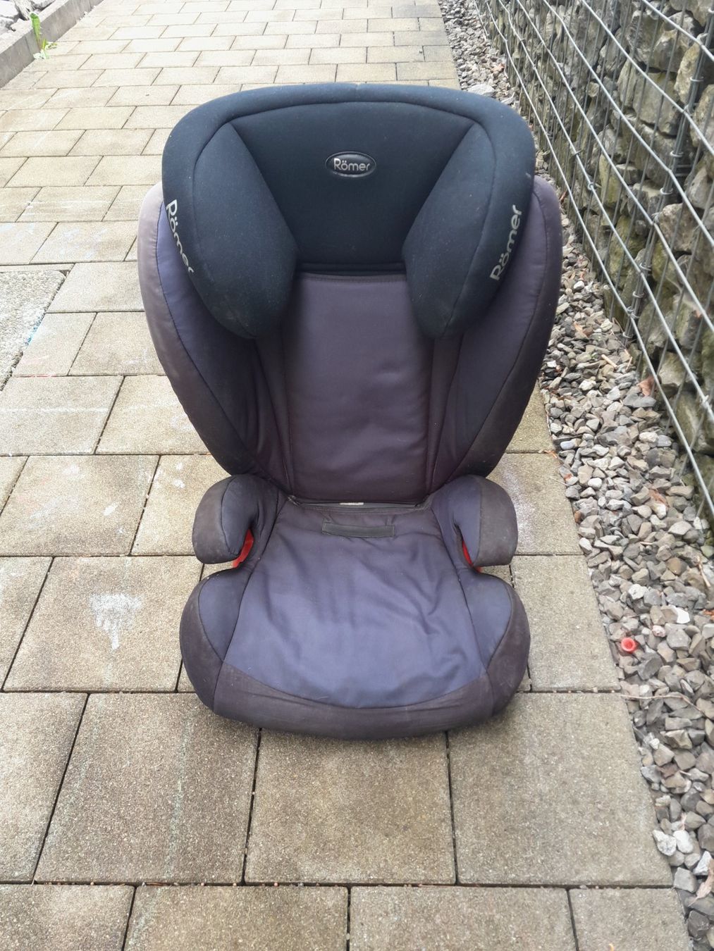 Britax Römer Seggiolini per auto: Britax Römer Isofix Auto Kindersitz – Usato da Worb venduto da Osterthal