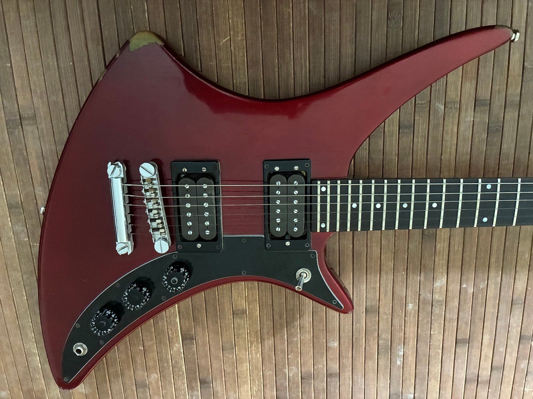 Guild Strumenti musicali: Guild X-79 Skyhawk 1984 – Usato da Luzern venduto da Saboteur 3