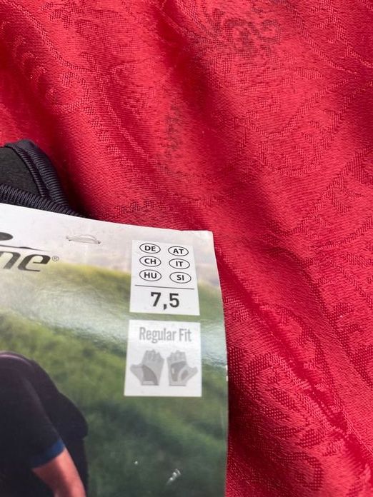 Handschuhe & Handstulpen: Neu Velo Handschuhe 7.5 regular fit – Neu und originalverpackt aus Bergdietikon von antovale 1