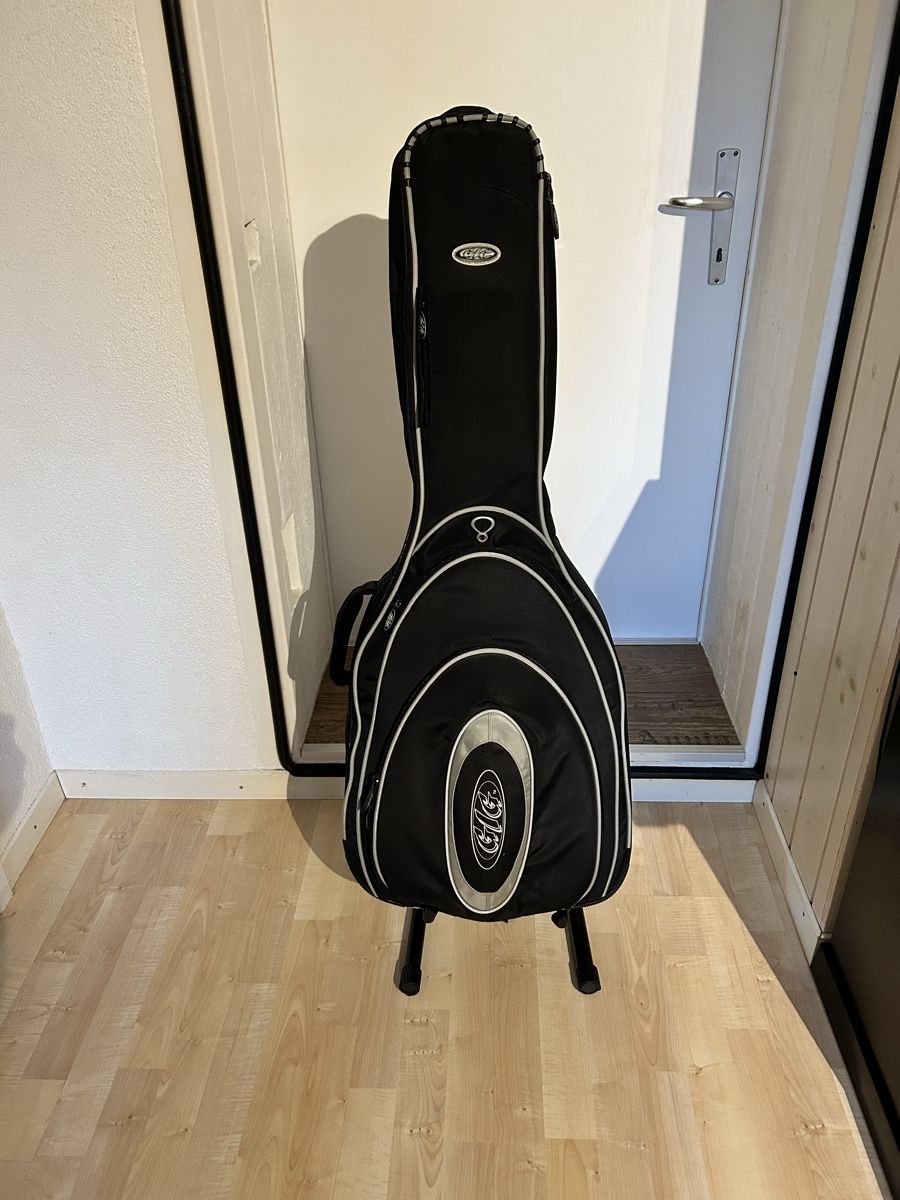 Yamaha Strumenti musicali: Gitarre Yamaha CG131S – Usato da Uster venduto da cap_nlx5 2