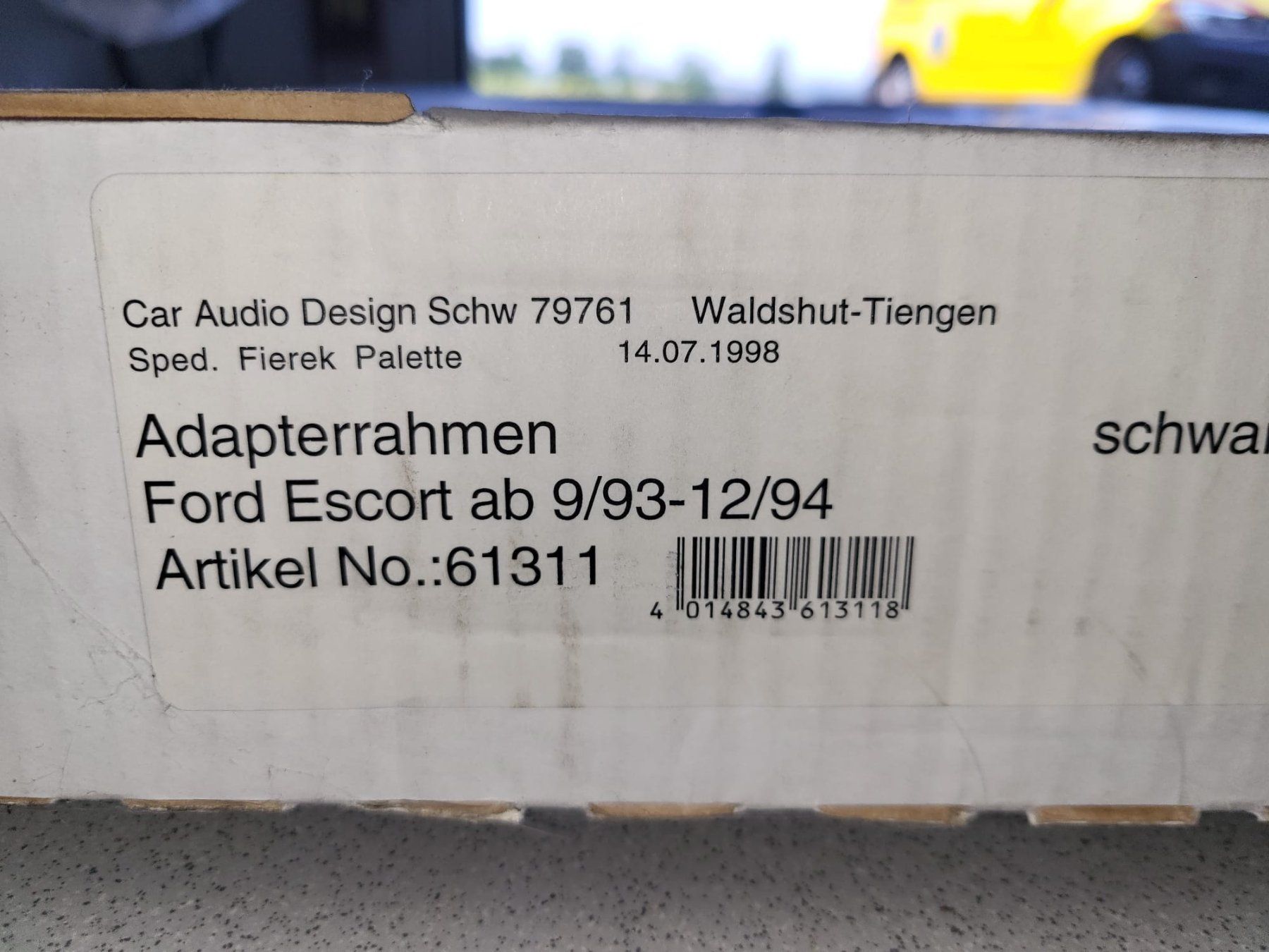 Ford Tutti pezzi di ricambio auto: Ford Escort Adapterrahmen Heckablage mit Stoffbezug – Usato da Tägerig venduto da Cellito 4