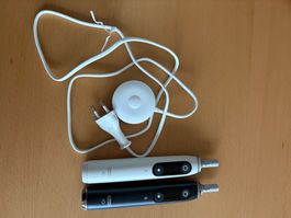 2× Oral-B iO – Defekt, zum Reparieren oder als Ersatzteil