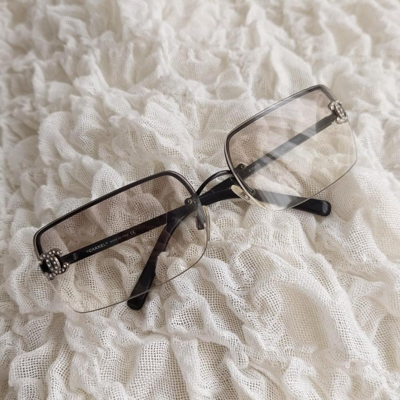 Chanel Occhiali & Lenti: 2000s Chanel sunglasses – Usato da Lausanne venduto da l0ok0co0l 1