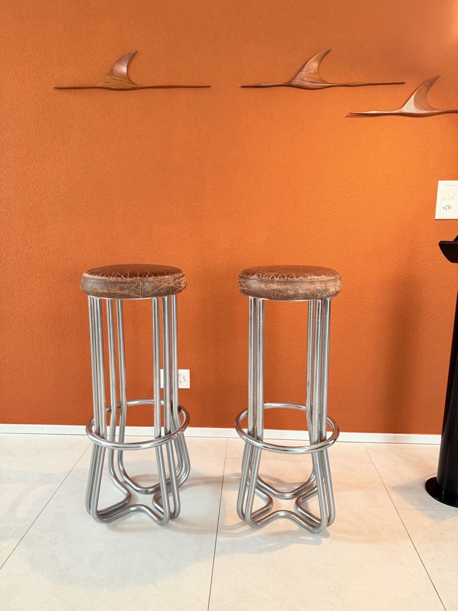 Hocker: 2 Vintage Barhocker aus Leder & Metall – Gebraucht aus Grenchen von Nur_2540 1