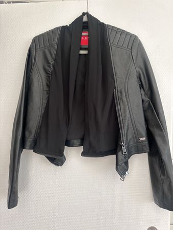 Damen Guess Kunstlederjacke mit elegantem Innenfutter