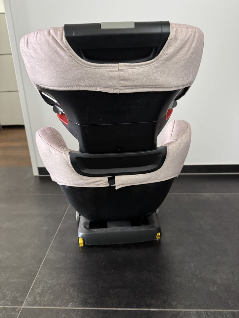 Maxi-Cosi Seggiolini per auto: MaxiCosi Rodifix mit Isofix – Usato da Wangen b. Olten venduto da Braeggi 2