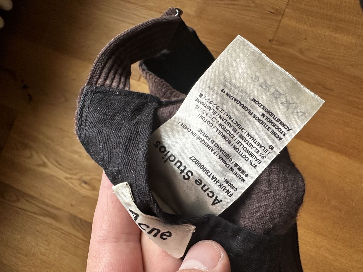 Hüte, Mützen & Caps: Acne Studios Kappe Cord Braun – Gebraucht aus Düdingen von kleidungsmarktplatz 4
