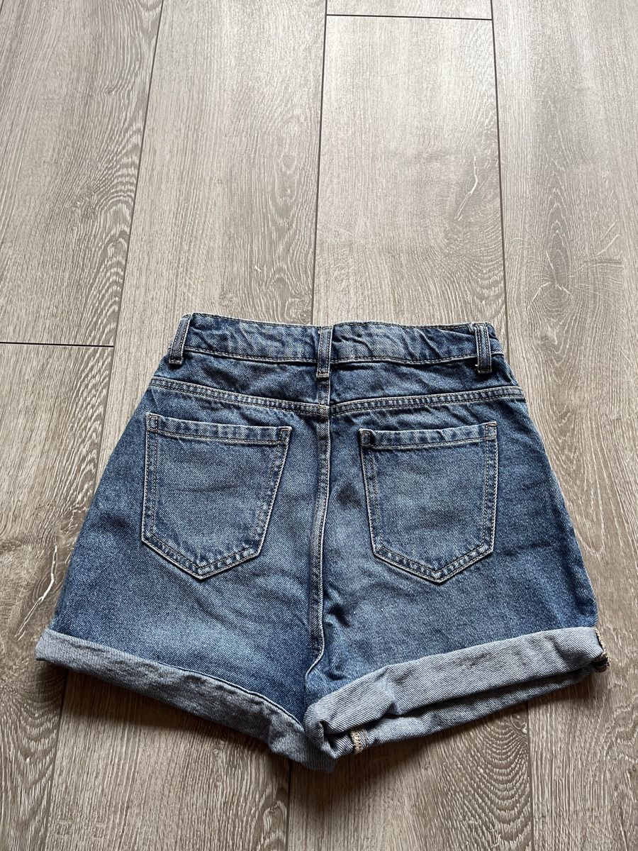 Tally Weijl Pantaloni: Short bleu – Usato da Le Locle venduto da Ophelhugy 1