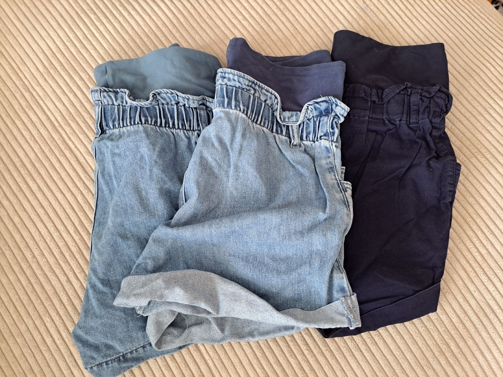 Jeans: Schwangerschafts Shirts Grösse 36 – D'occasion à Grosshöchstetten par rosa.leo