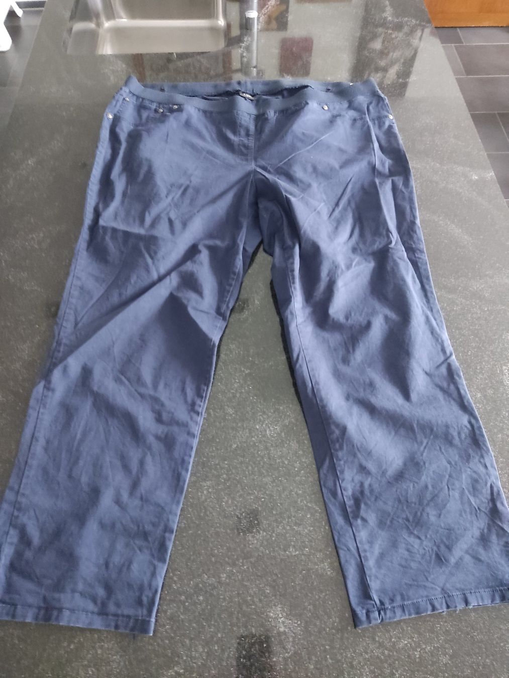 Hosen: 🤩 Freizeithose, blau, bpc selection, Grösse 56 – Gebraucht aus Felben-Wellhausen von Awallner