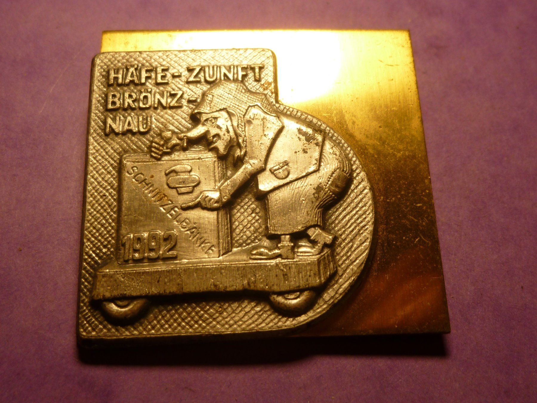 Plaketten & Abzeichen: BRÖNZNAU 1992 GOLD – Gebraucht aus Ried (Muotathal) von Mandarin02