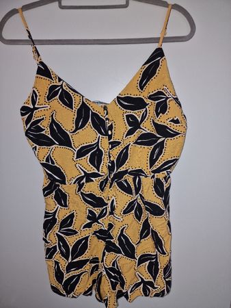 Stradivarius Jumpsuit gelb mit Blumenmuster