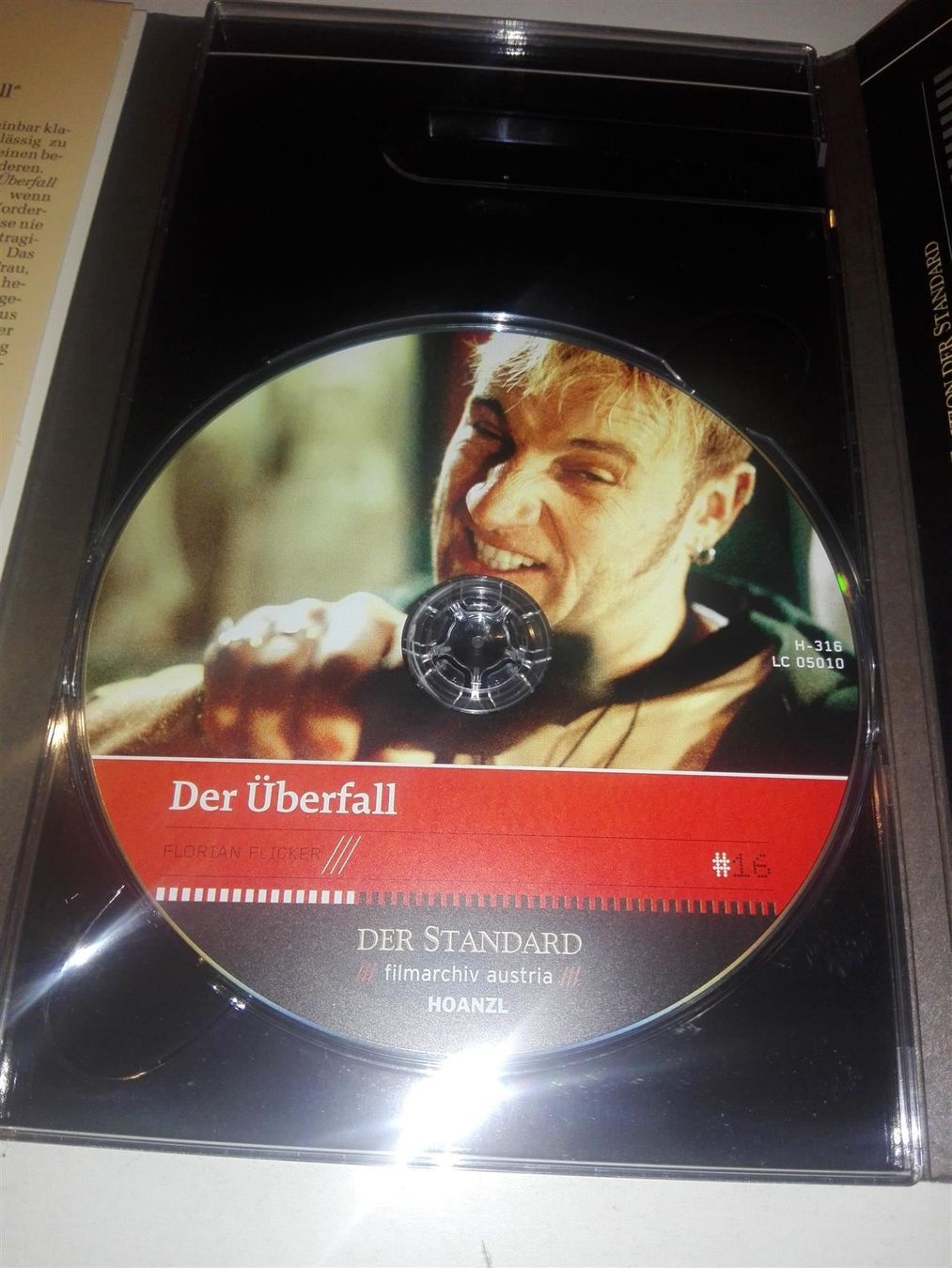 Tutti i DVDs: Der Überfall                                         © '2000 – Usato da St.Galllen venduto da elkaphone 3