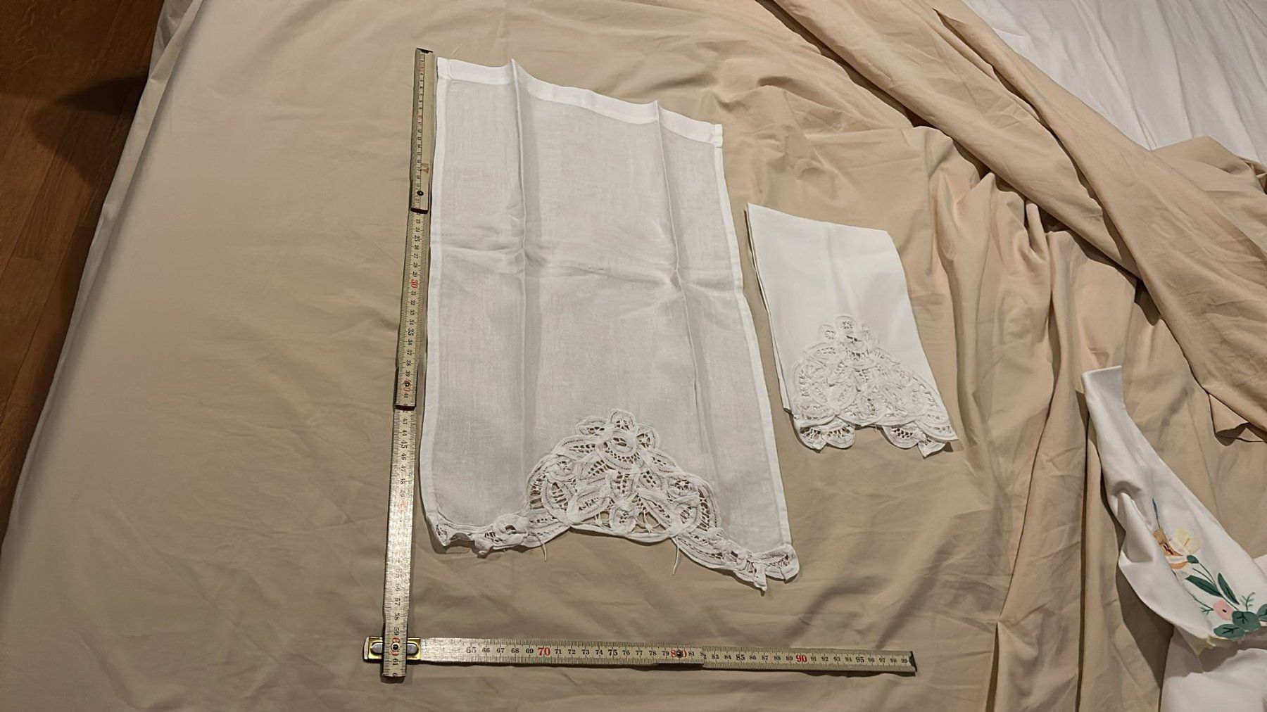 Teli da bagno: 2 vecchi asciugamani cotone bianco 55x30 cm – Usato da Melano venduto da H-Sara 1
