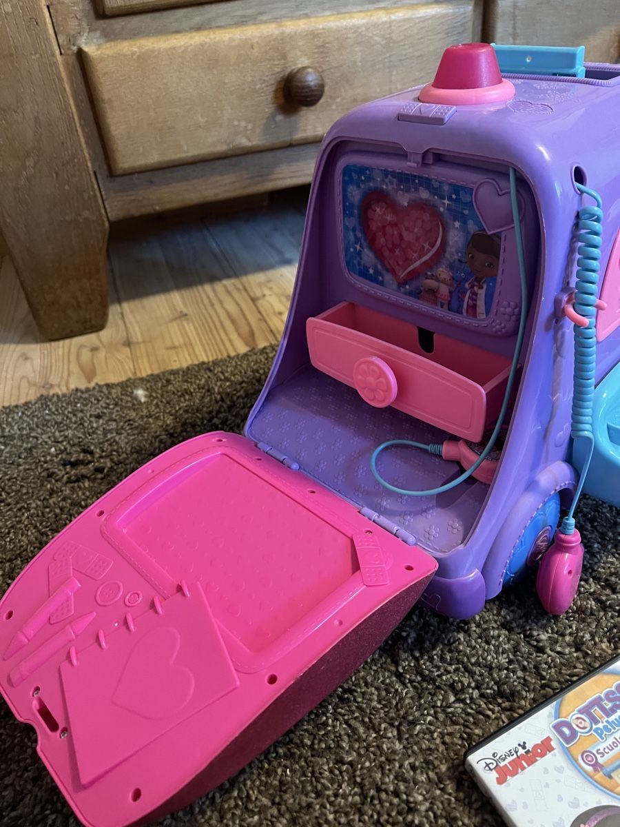 Giocattoli: doc mcstuffins Super set – Usato da S.Bernardino venduto da BarettaA 7