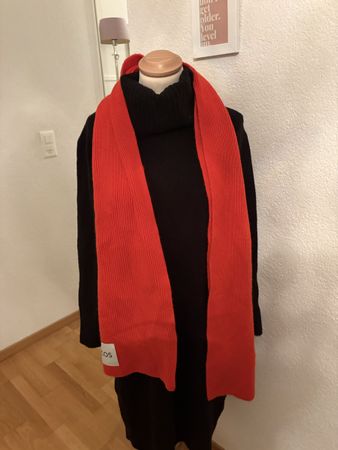 Schal COS gerippt rot einfarbig guter Zustand