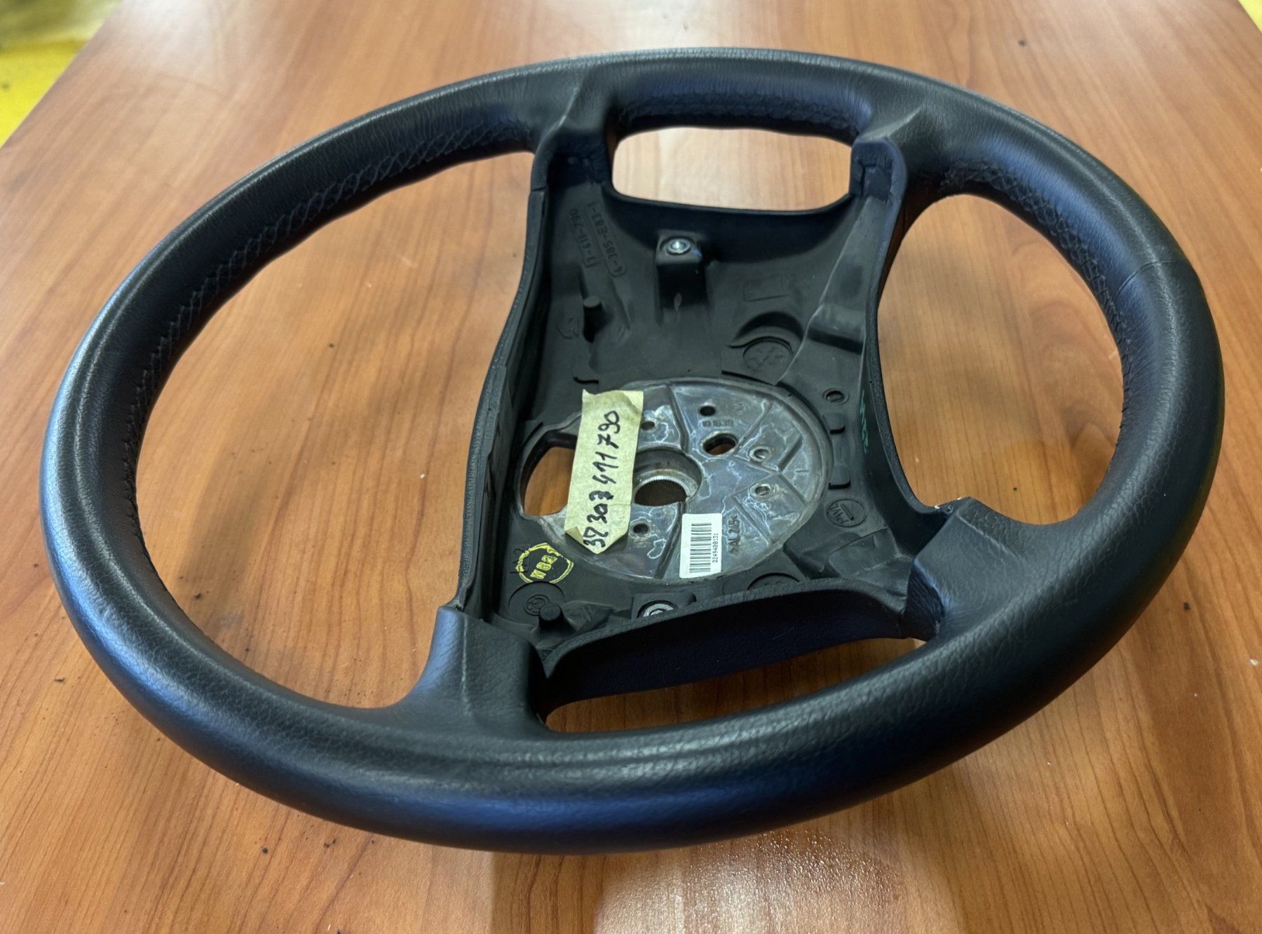 BMW Toutes les pièces auto: BMW X3 E83 Volant cuir 4 branches – D'occasion à Satigny par rfo59 3