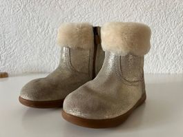 Bottes UGG fourrées fille pointure 26
