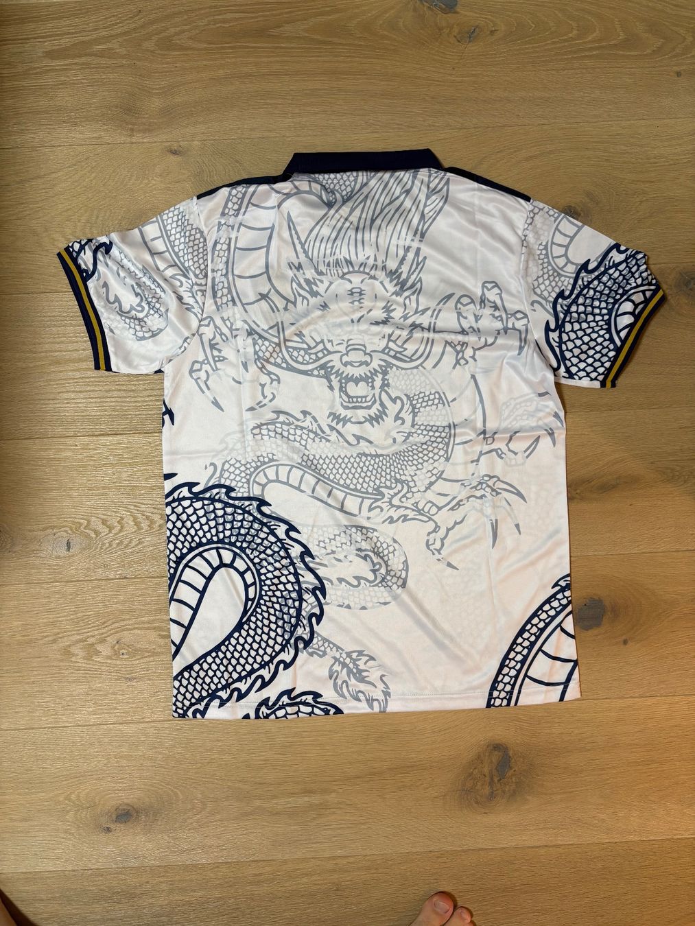 Real Madrid Canottiere & Pantaloni: Real Madrid special Edition Trainingshirt Weiss – Nuovo (secondo la descrizione) da Au SG venduto da hal_k95b 2