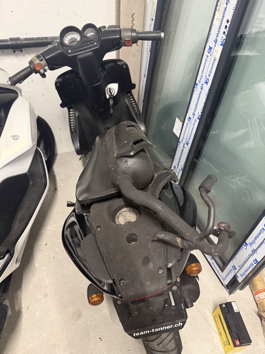 Yamaha Scooters: Roller Yamaha YQ50 – Défectueux à Wetzikon ZH par KIEE 6