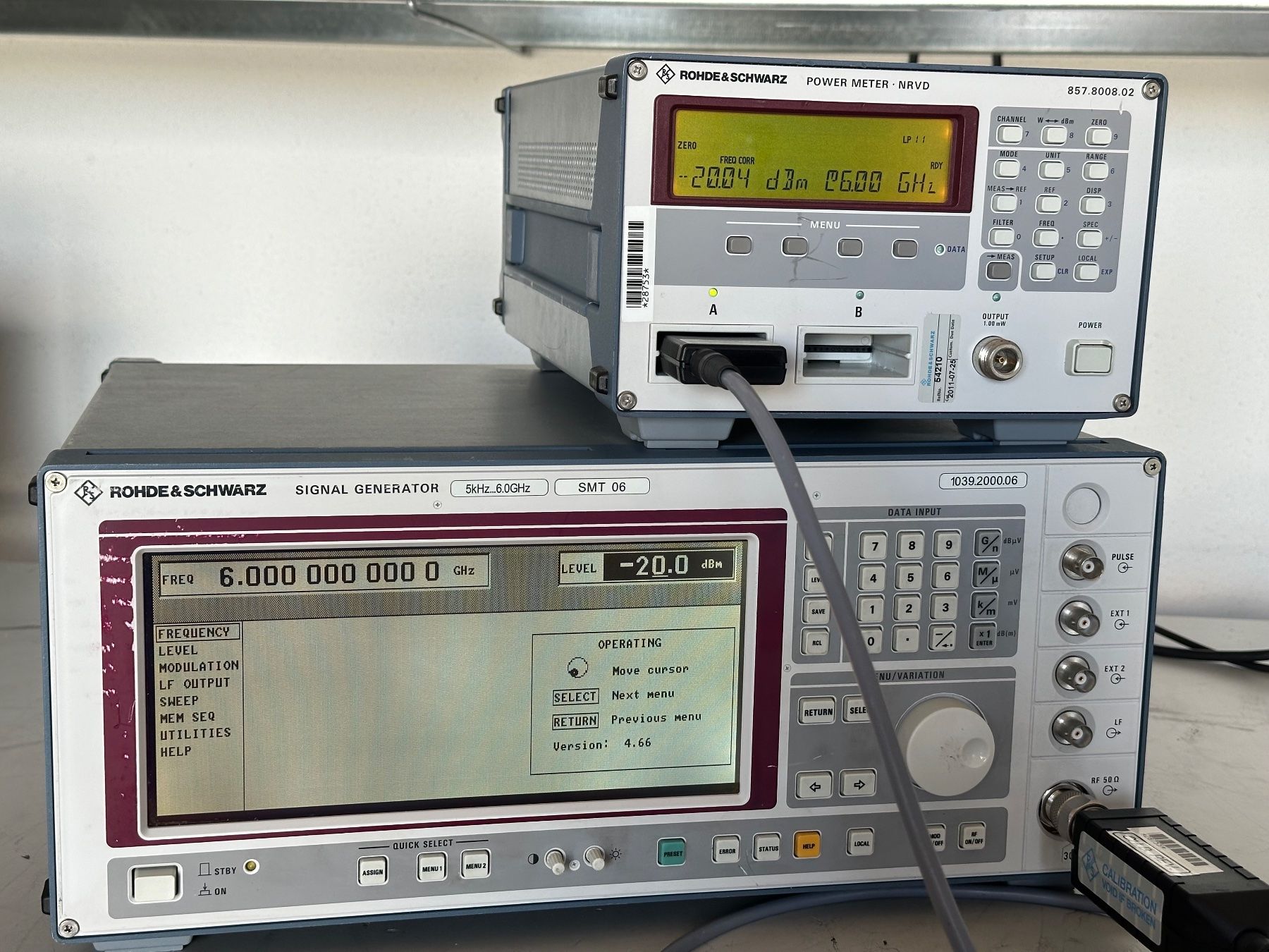 Messen: Rohde&Schwarz SMT06 Signal Generator – Gebraucht aus Nottwil von  2