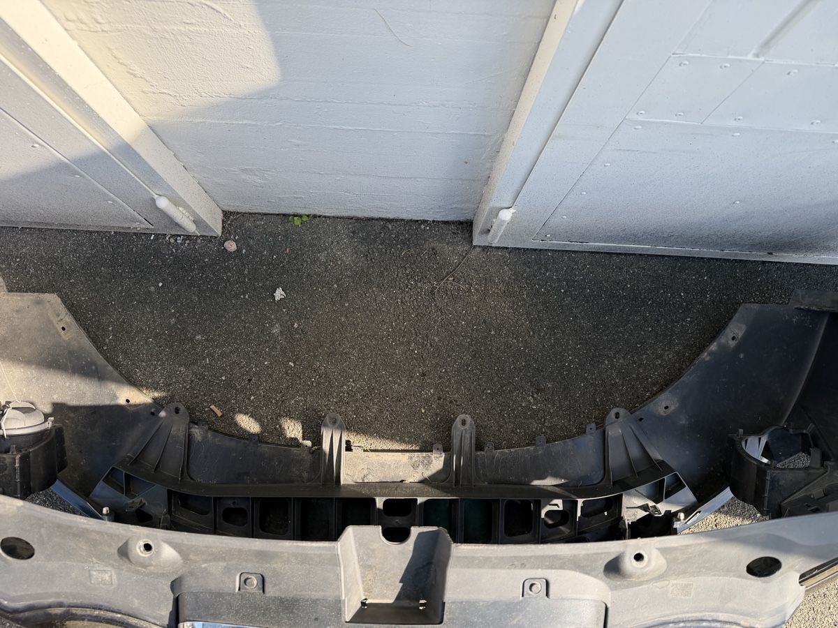 Seat Tutti pezzi di ricambio auto: Seat Leon FR Stossstange Frontstange – Usato da Wetzikon ZH venduto da NiM46 3