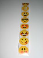 8 Sticker rund mit unterschiedlichen Smiley-Motiven