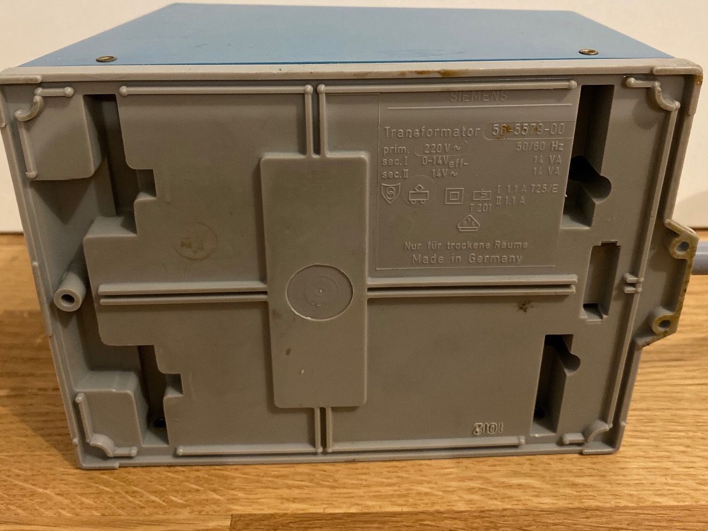 Trix Modelleisenbahnen: Minitrix 56-5579-00 Trafo Transformator – Neu (gemäss Beschreibung) aus Schlierbach von Look8 3