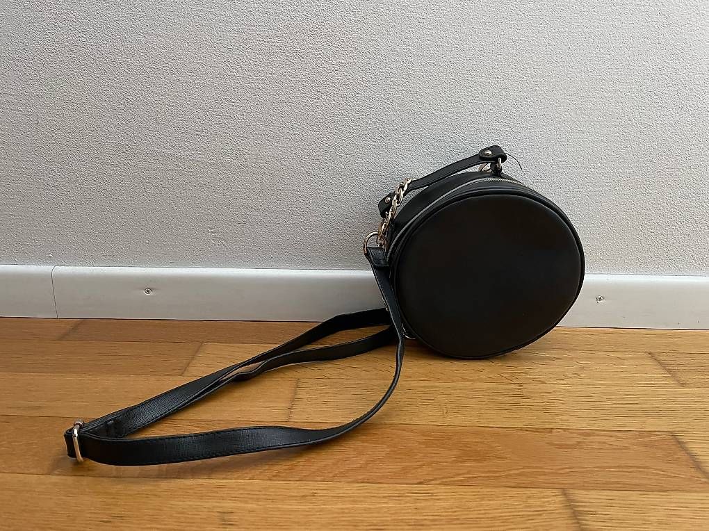 Taschen für Damen: Kleine Tasche (rund) – Gebraucht aus Wettingen von tur_2nqw