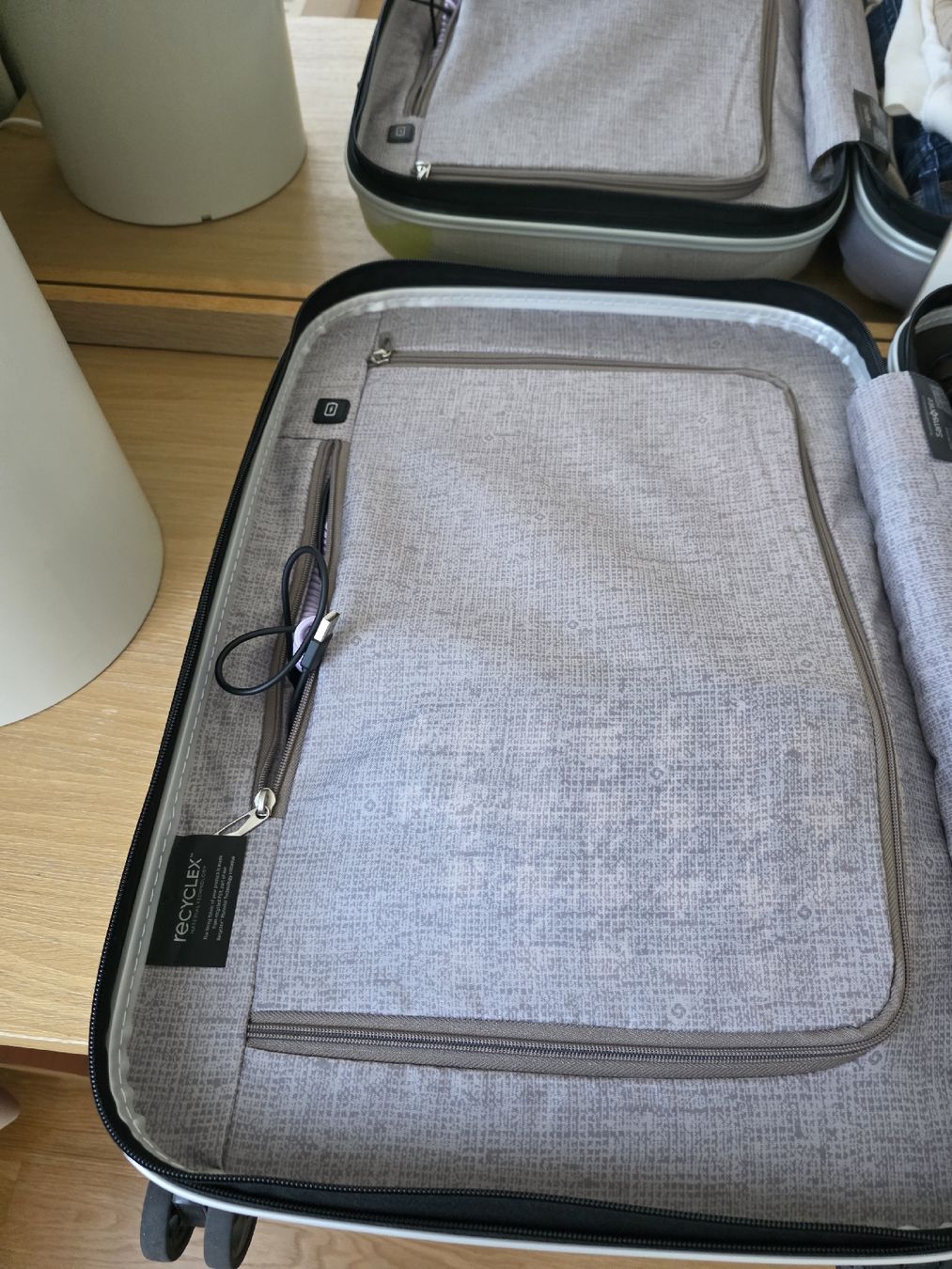 Samsonite Valigie: 2 x Samsonite Colourburst, Spinner 55 cm / Expandable Limite – Nuovo (secondo la descrizione) da Zürich venduto da auctionhero 7