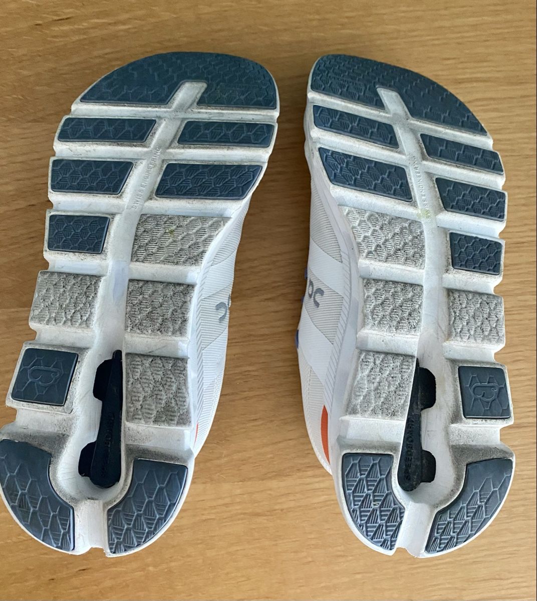 On Scarpe da donna: On Cloudrunner 40.5 Chaussures de course – Usato da Lausanne venduto da Vracorama 5