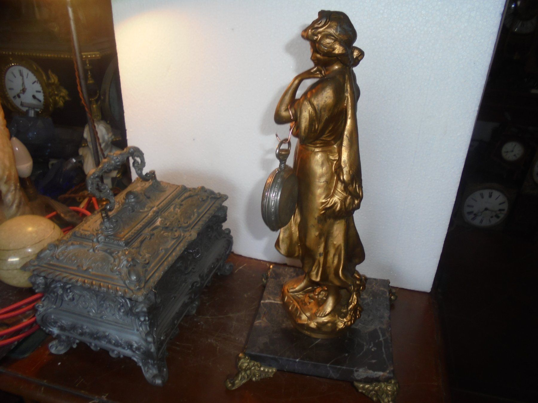 Altri accessori per orologi: Antike, grosse Figur als Taschenuhrenständer ca. 1930 – Usato da Camorino venduto da Hunpete 4