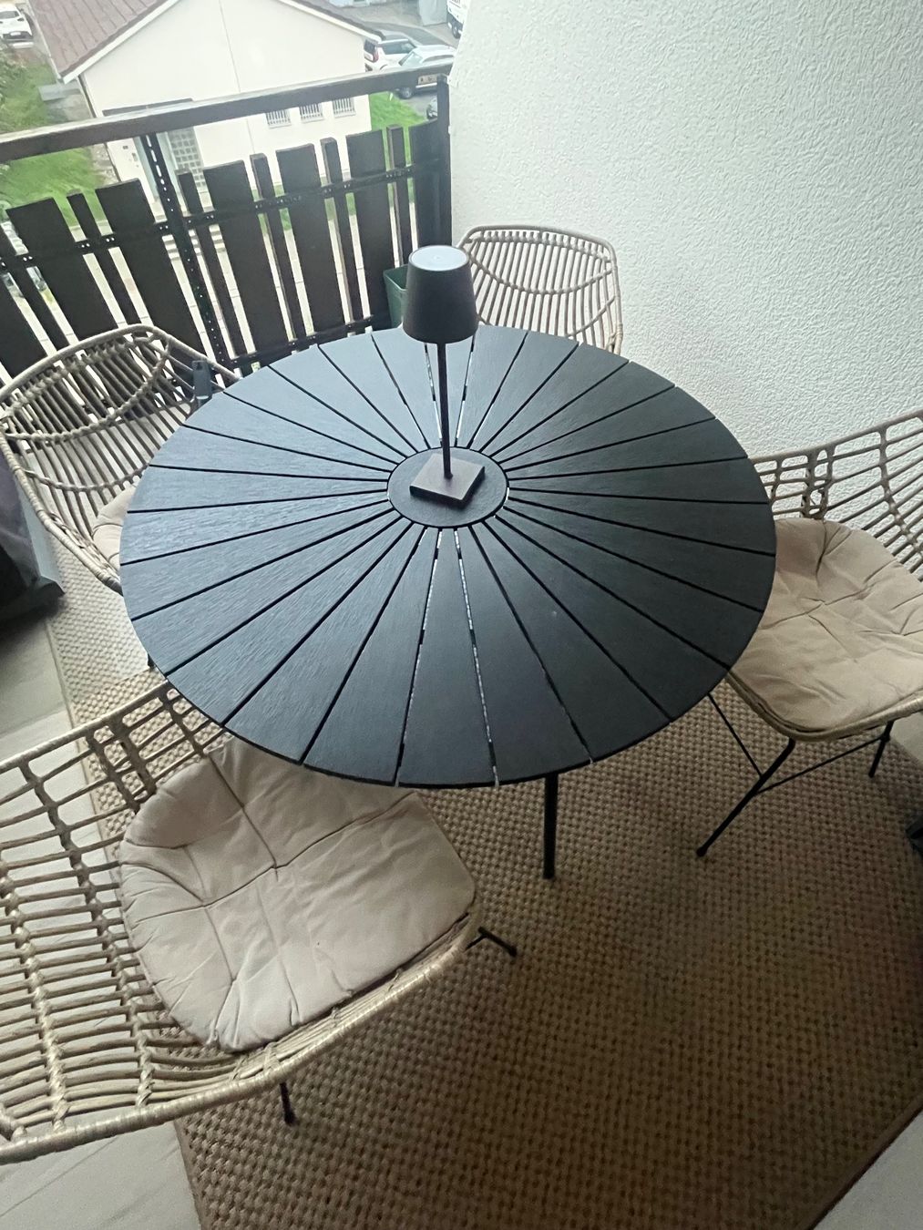 Jysk Set di tavolo e panche: Balkonset 5-teilig schwarz beige – Usato da Fahrwangen venduto da sajic.p 1