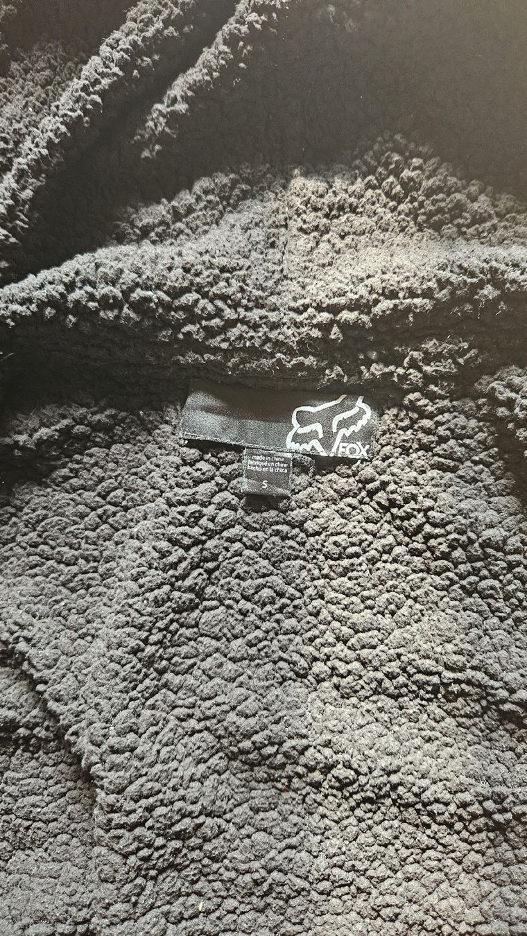 Fox Maglioni & Felpe: Kapuzenjacke Fox Grösse S  – Usato da Feusisberg venduto da Rosy8835 2
