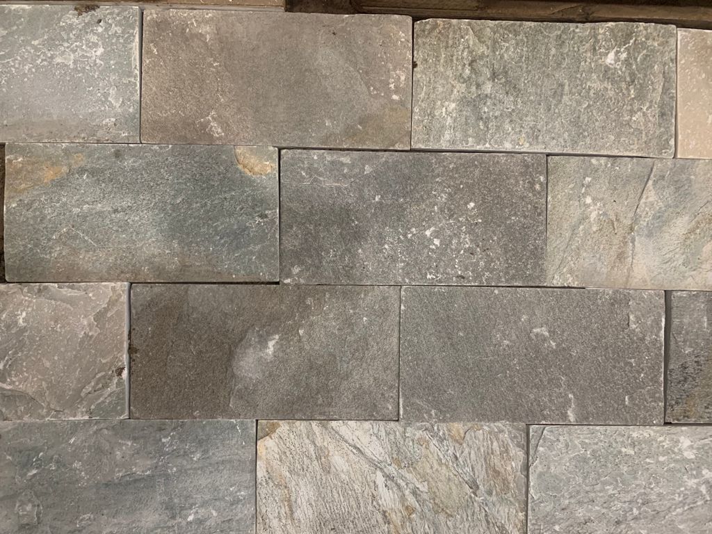 Pietre & tegole: Carrelage décoratif en pierre naturelle – Nuovo (secondo la descrizione) da Courrendlin venduto da alu_r525