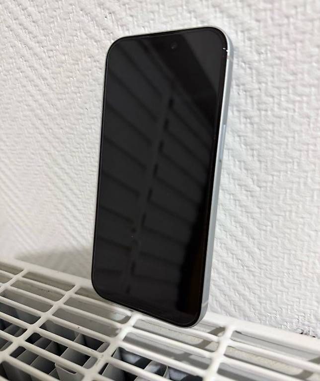 Telefoni cellulari / Smartphones: Iphone 15 excellent état  – Nuovo e nell'imballaggio originale da Biel/Bienne venduto da sli_mg2b 2