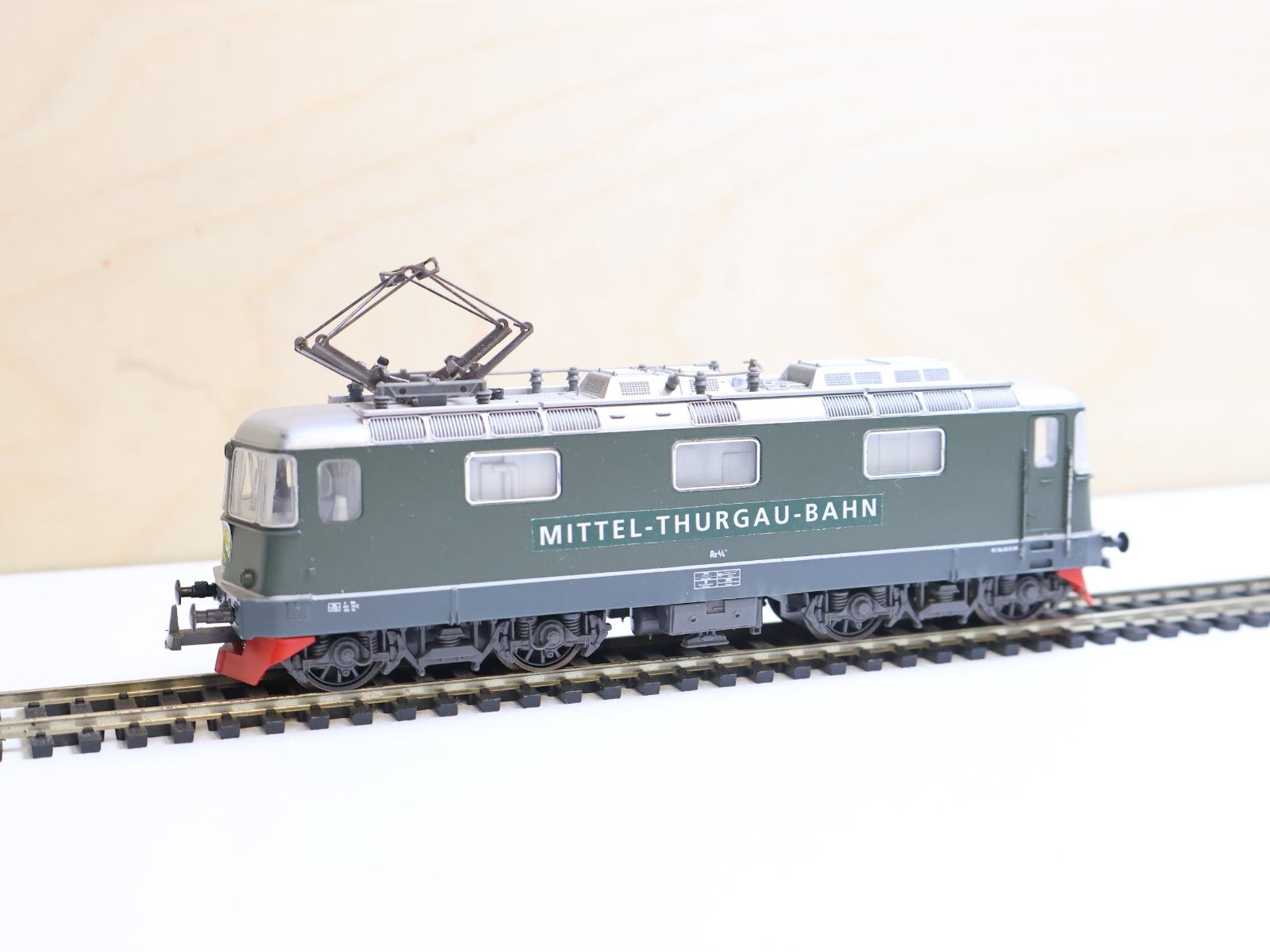Lima Modelleisenbahnen: Lima SBB Re 4/4 E-Lok - Mittel Thurgau Bahn - H0 DC – Gebraucht aus Winterthur von Monstera