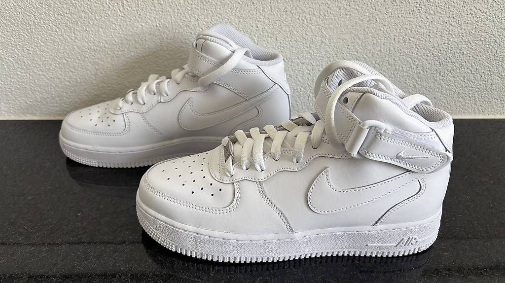 Chaussures hommes: NIKE Sneaker AIR FORCE 1 – D'occasion à Brunegg par Robertino70