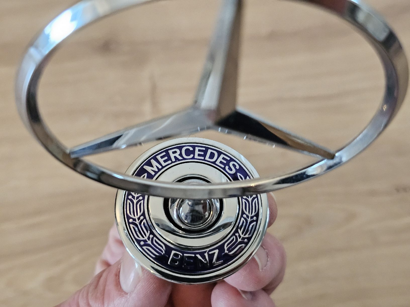 Tutti pezzi di ricambio auto: Mercedes Benz Stern – Usato da Kreuzlingen venduto da milo-ss 3
