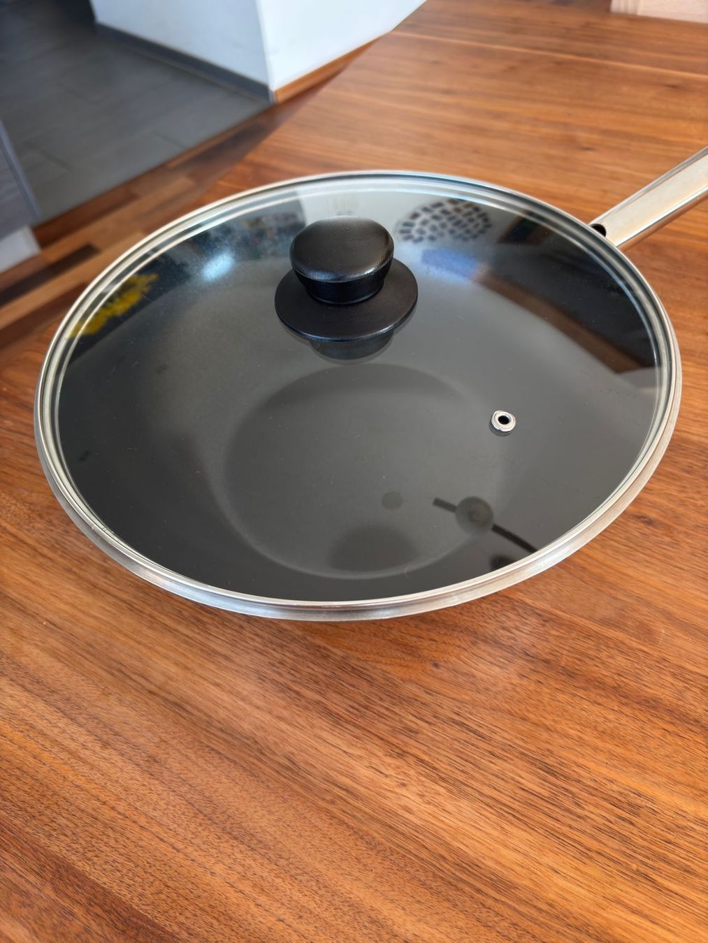 Rösle Padelle: Rösle Wokpfanne mit Deckel – Usato da Chur venduto da vi_milena