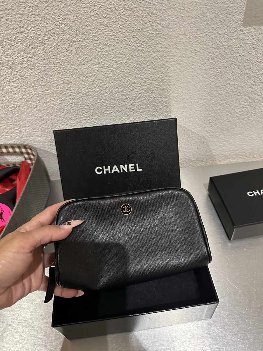 Chanel Custodie per cosmetici: Chanel – Nuovo e nell'imballaggio originale da Wallisellen venduto da anutadarki