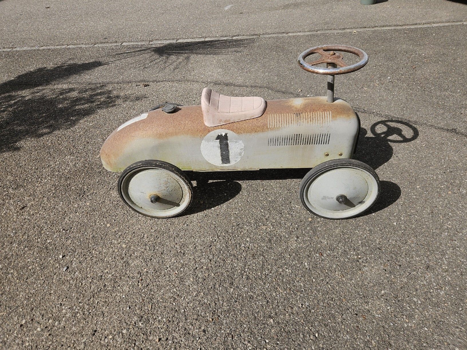 Véhicules pour enfants: Tretauto Oldtimer mit Nummer 1 guter Zustand – D'occasion à Dürnten par Andre.schubert