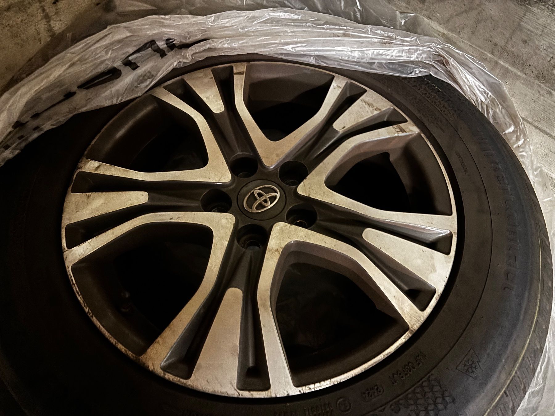Continental Pneumatici & Ruote complete: Toyota RAV4 Alufelgen 17" Continental – Usato da Wilen b. Wollerau venduto da Promotion0 1