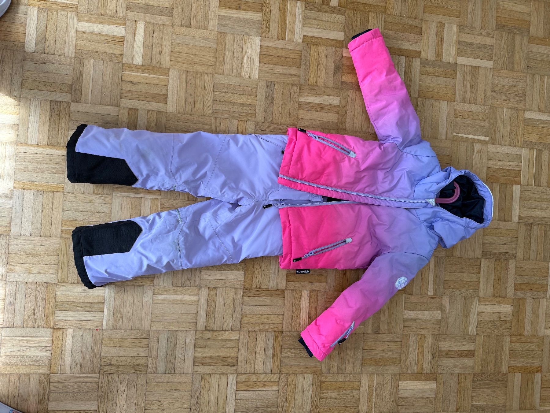 Kleiderpakete & -sets: Snow Pants and Jacket 116 – Gebraucht aus Adliswil von miceta1986