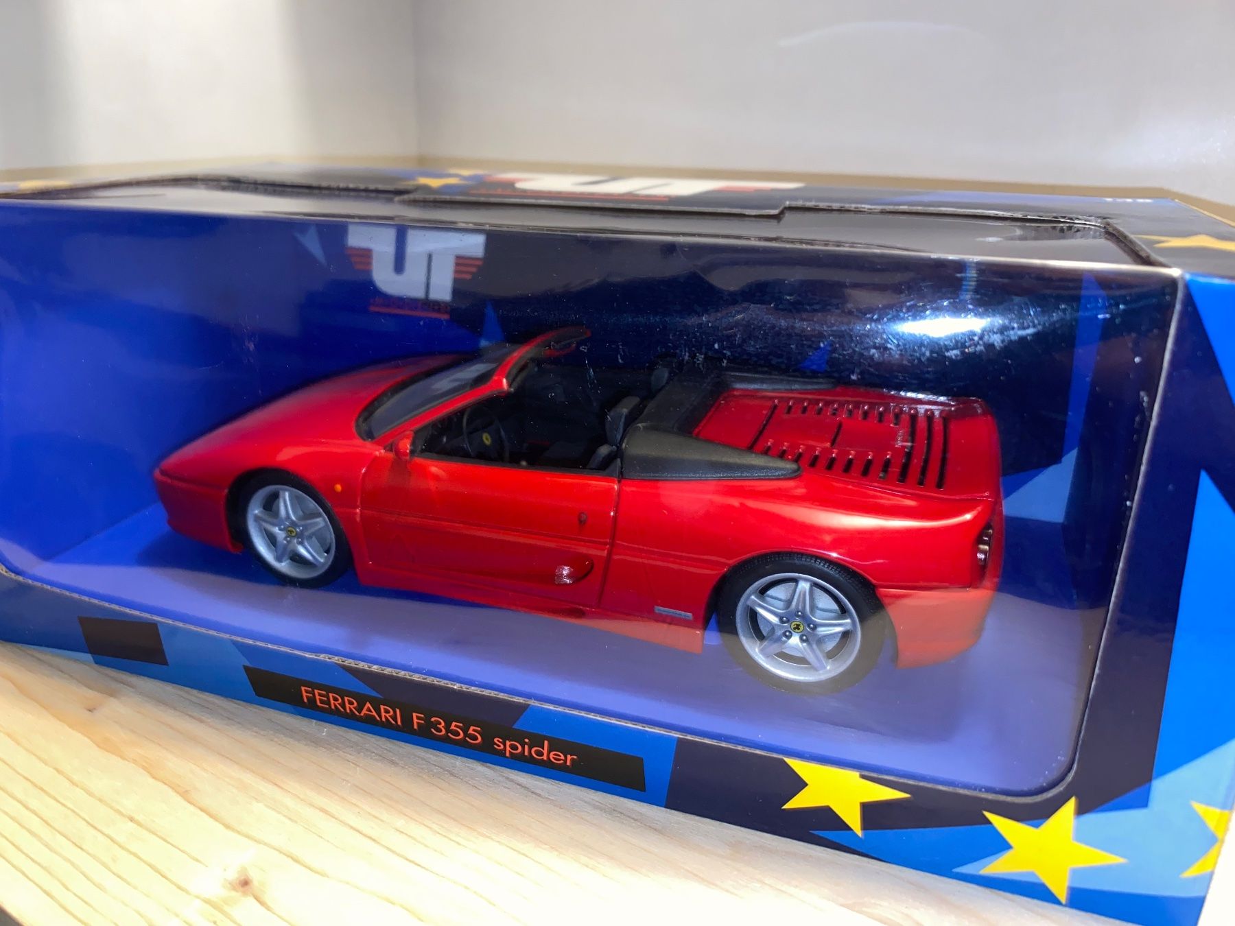 Ferrari Modellini d'auto: Ferrari F355 Spider 1/18 UT Models – Usato da Wohlen AG venduto da PrivatSammlung 1